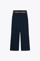 PANTALON À REVERS ET CEINTURE