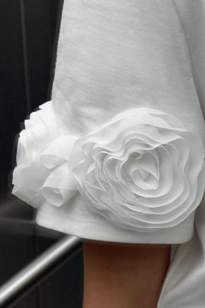 T-SHIRT FLEURS VOLUME