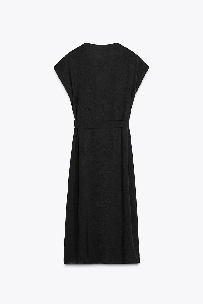 FLOWY BELTED DRESS