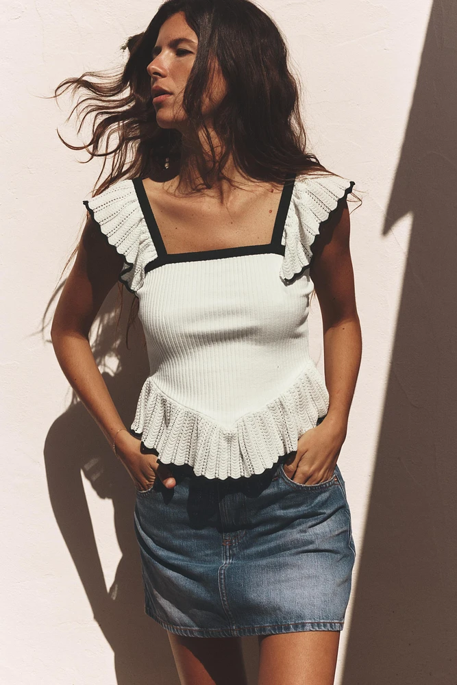 CONTRAST RUFFLE TOP