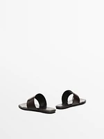 Sandales plates en cuir avec bague