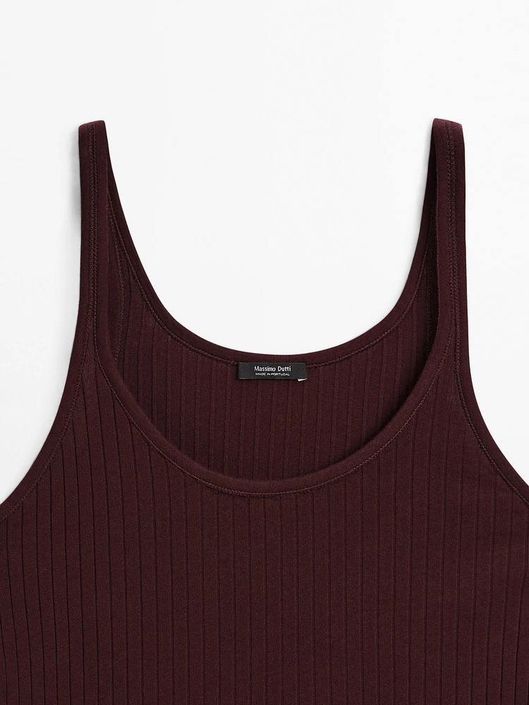 Sleeveless 100% cotton knit T-shirt