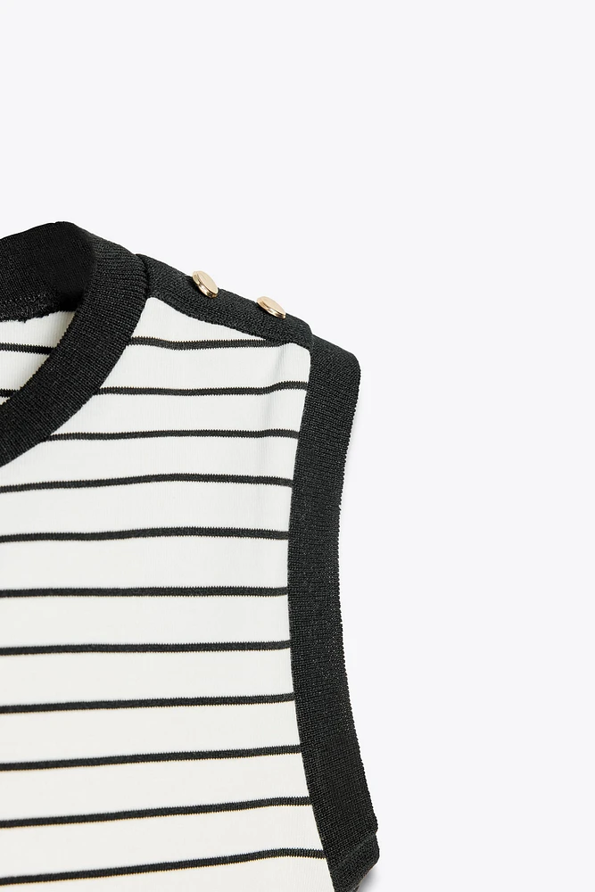 STRIPED BUTTON T-SHIRT