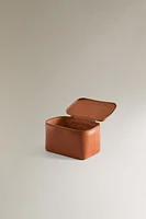 SMALL LEATHER TOILETRY BAG