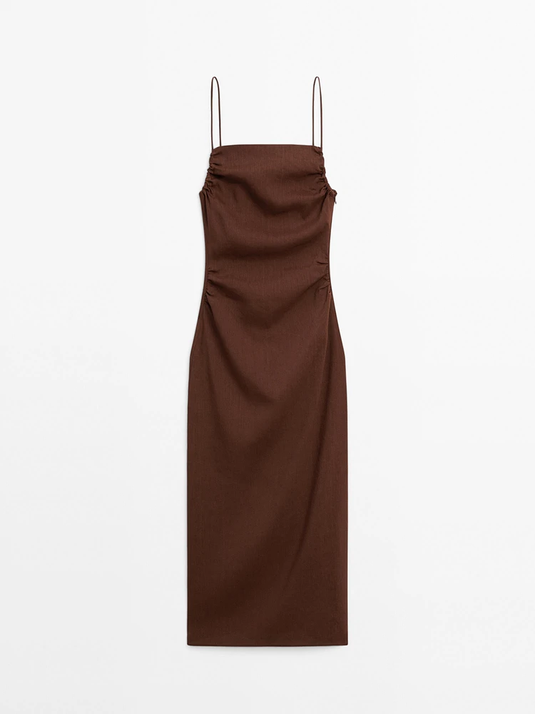 Robe midi froncée en lin mélangé