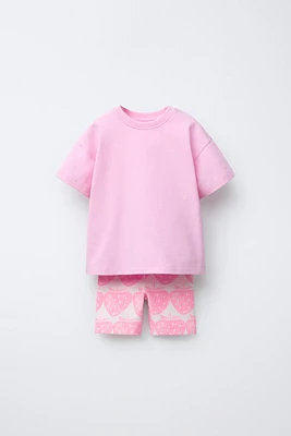 PLAIN T-SHIRT AND PRINTED BIKE SHORTS SET