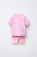PLAIN T-SHIRT AND PRINTED BIKE SHORTS SET