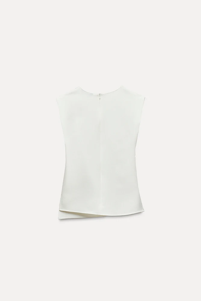 PLEATED CREPE TOP