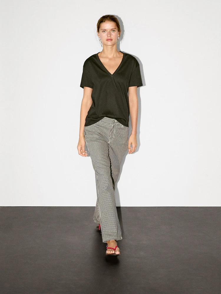 100% cotton V-neck T-shirt