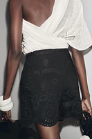ZW COLLECTION PERFORATED EMBROIDERY BERMUDA SHORTS
