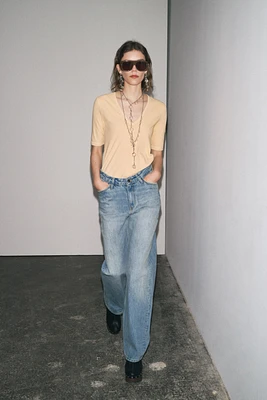 V-NECK T-SHIRT