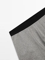 Boxer à taille noire