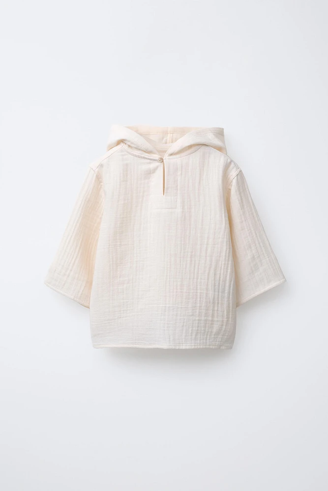 TEXTURED HOODED SHIRT