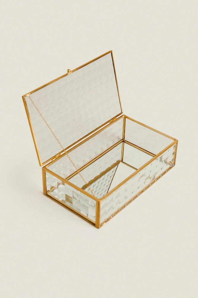 BOX WITH GOLDEN RIM