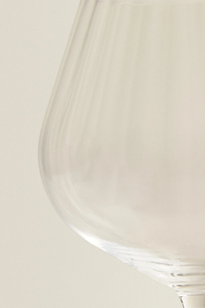 WAVY-EFFECT BOHEMIA CRYSTAL WINE GLASS