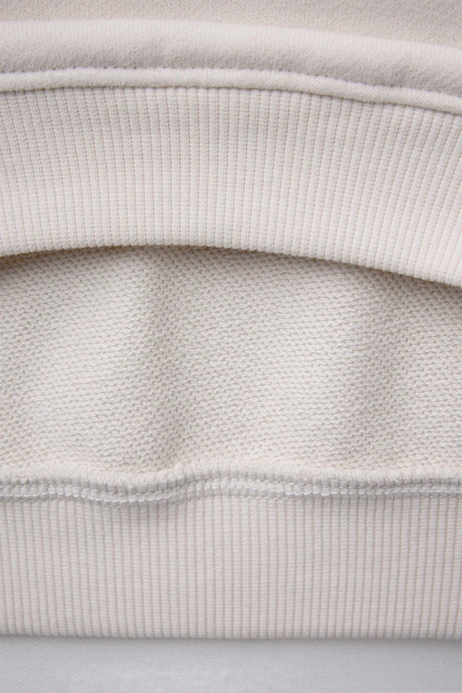 PLAIN CUT-OUT SWEATSHIRT
