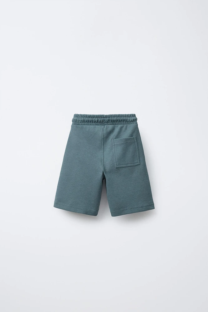 TEXTURED KNIT SHORTS