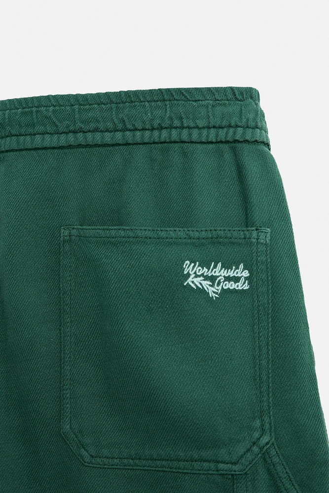 TEXTURED CARPENTER POCKET SHORTS