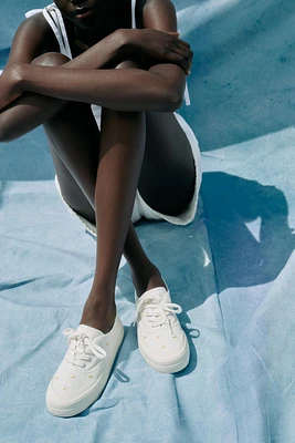 FLORAL EMBROIDERED SNEAKERS