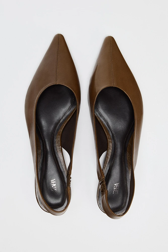 BALLERINES EN CUIR OUVERTES À L'ARRIÈRE AVEC BOUT POINTU