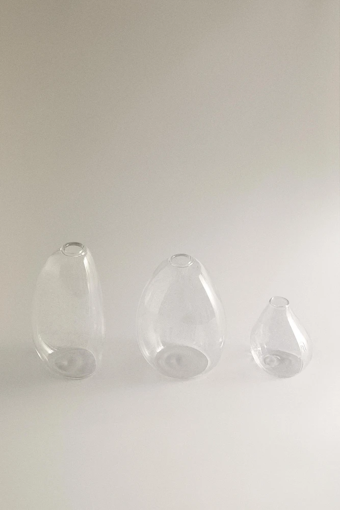 VASE EN VERRE PETIT FORMAT IRRÉGULIER