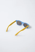 SUNGLASSES WITH NON-SLIP TEMPLES