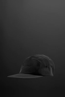 TECHNICAL EMBROIDERED CAP