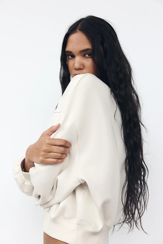 BASIC PLUSH SWEATSHIRT