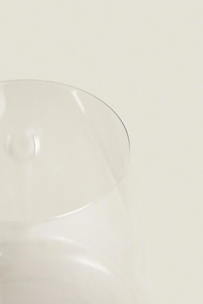 ULTRA LIGHTWEIGHT GLASS WINE GLASS