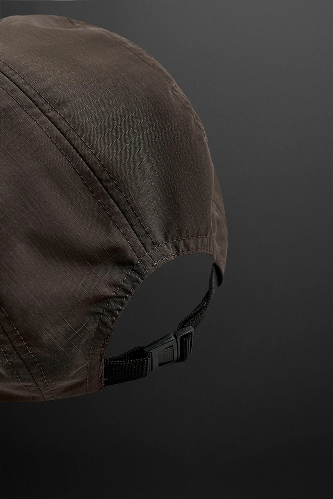 CASQUETTE TECHNIQUE BRODÉE