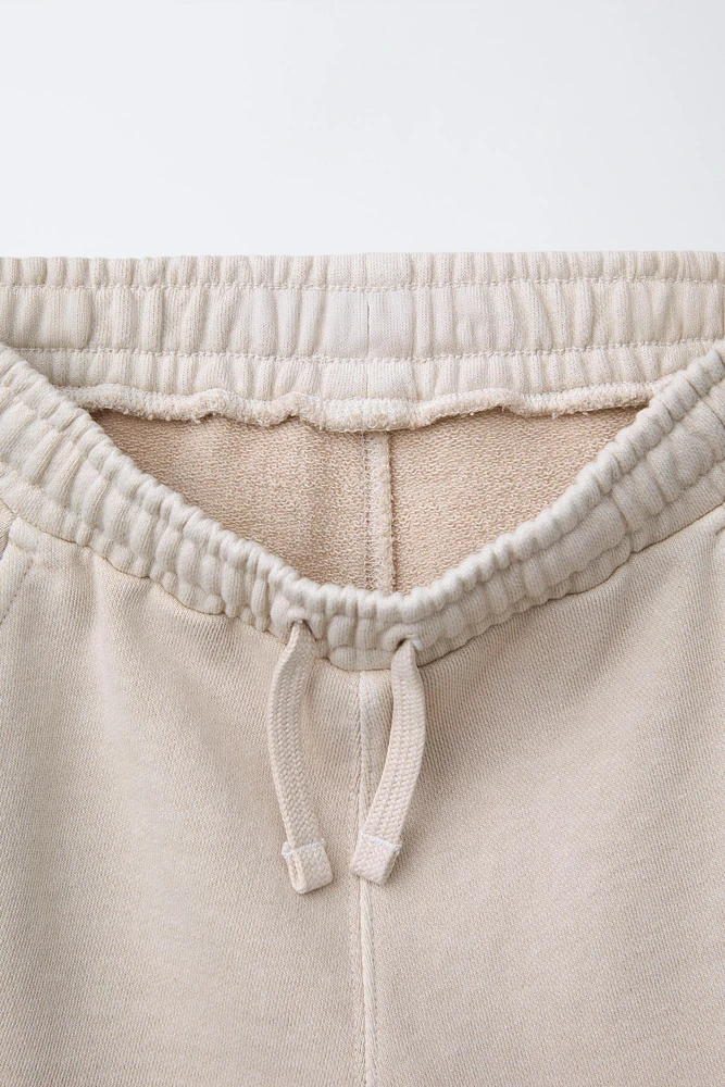 GRAFFITI CARGO PLUSH SHORTS
