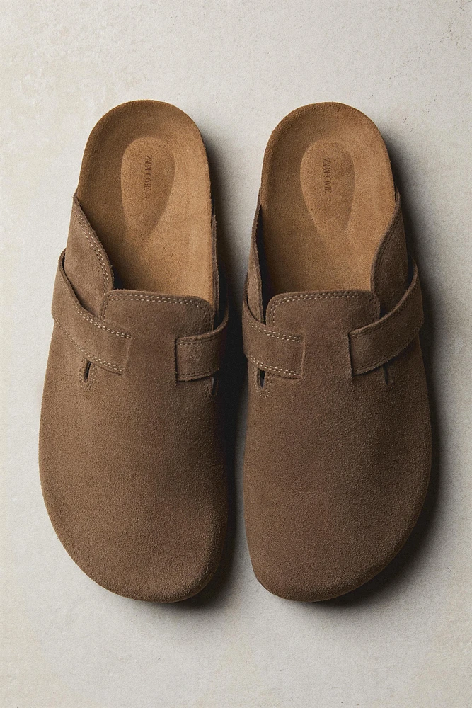 LEATHER CLOGS WITH STRAP