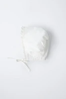 PLAIN LINEN BONNET WITH LACE