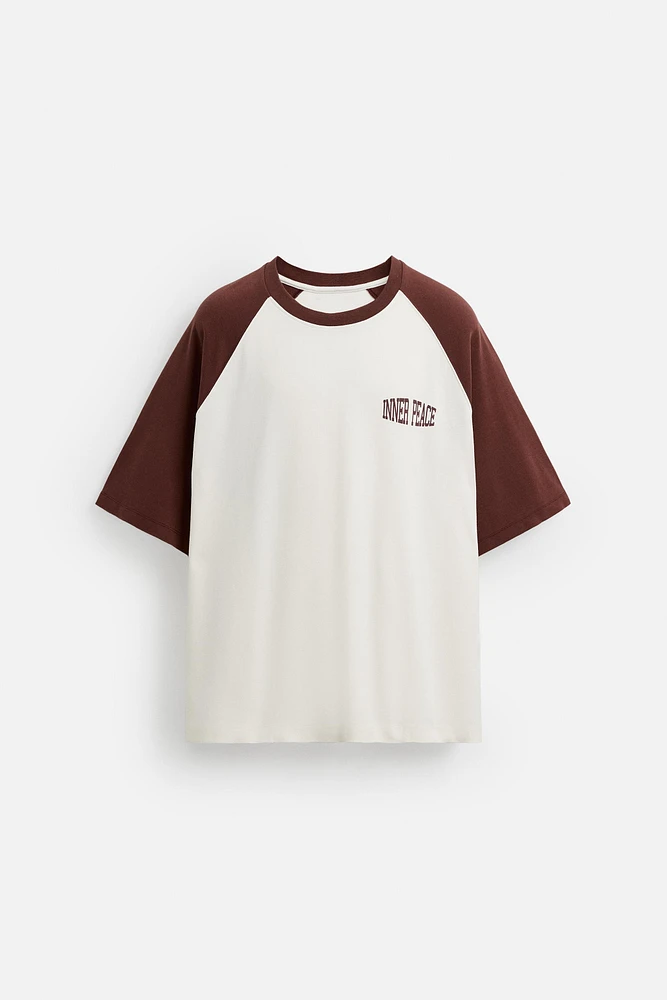T-SHIRT COLOR BLOCK INSCRIPTIONS