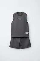 SLEEVELESS T-SHIRT AND TEXT BERMUDA SET