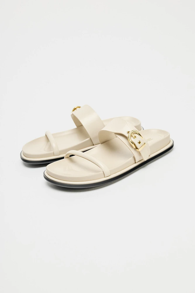 FLAT BUCKLE SANDALS