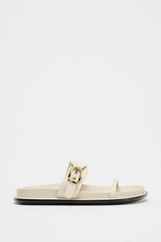 FLAT BUCKLE SANDALS