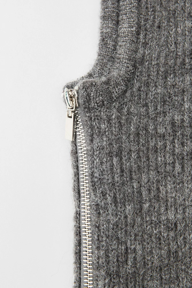 CAGOULE CÔTELÉE AVEC ZIP