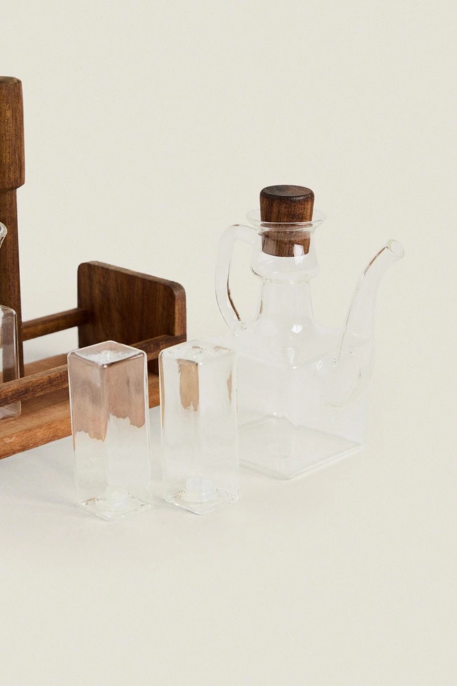 BOROSILICATE GLASS AND WOOD CRUET SET