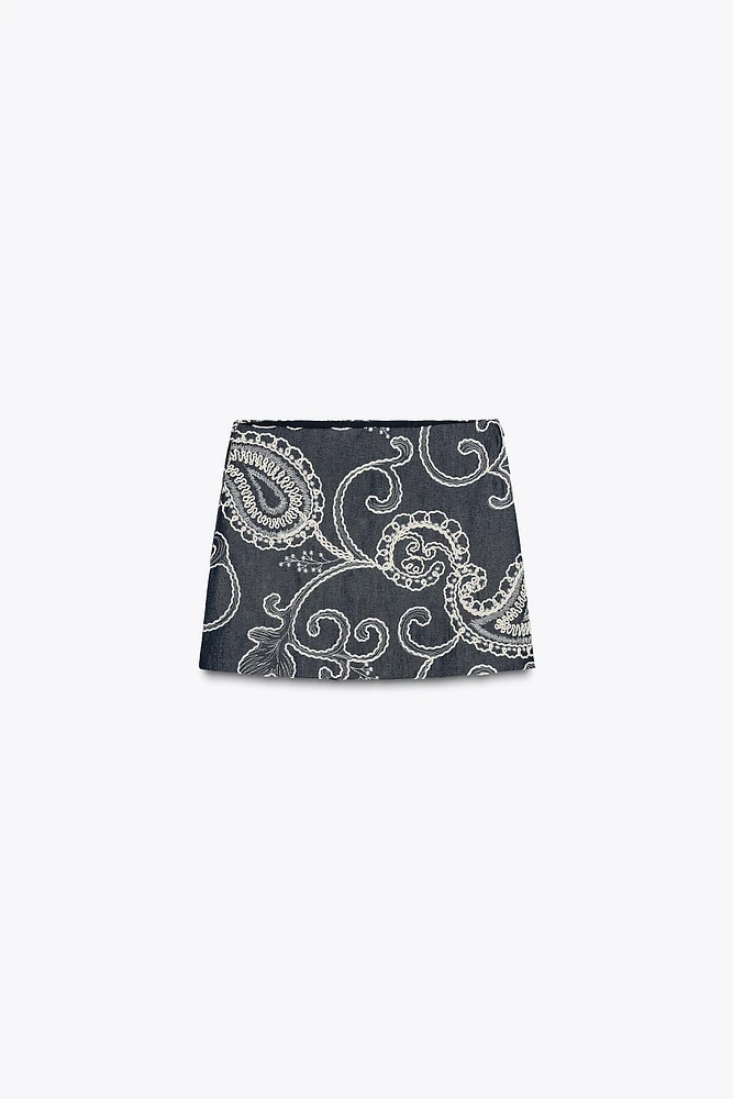 EMBROIDERED SKORT