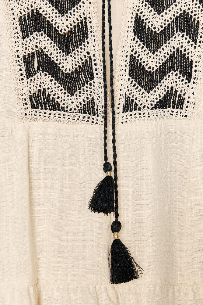 ROBE COURTE BRODERIES PANNEAUX