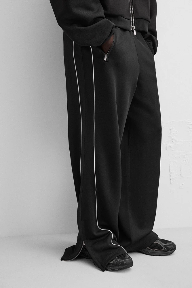 CONTRAST TECHNICAL PANTS