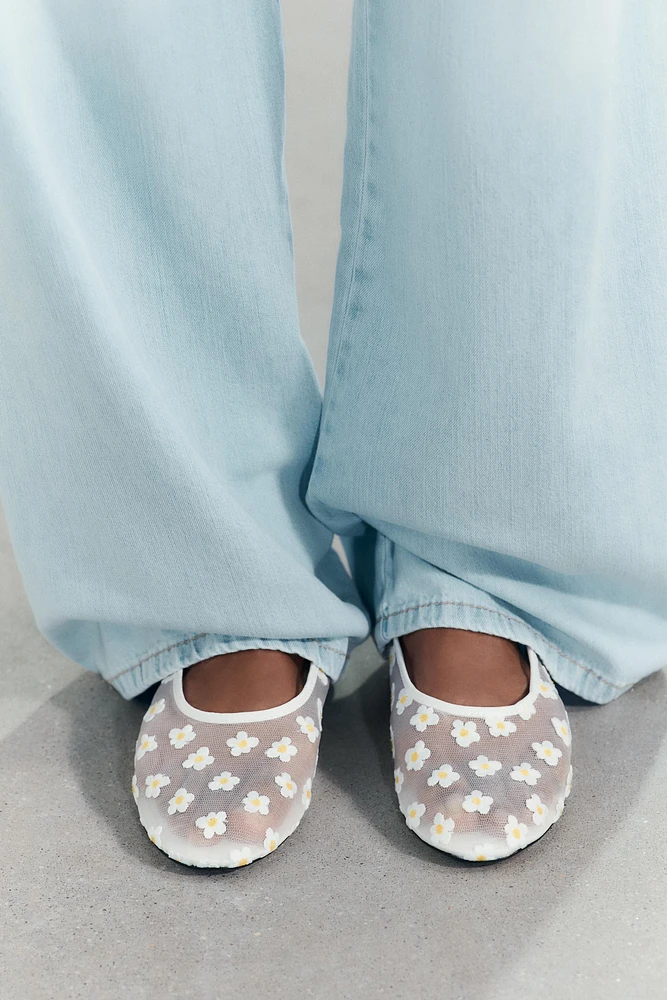 FLORAL MESH BALLET FLATS