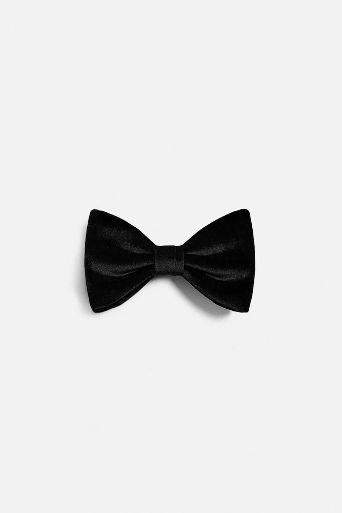 VELVET BOW TIE