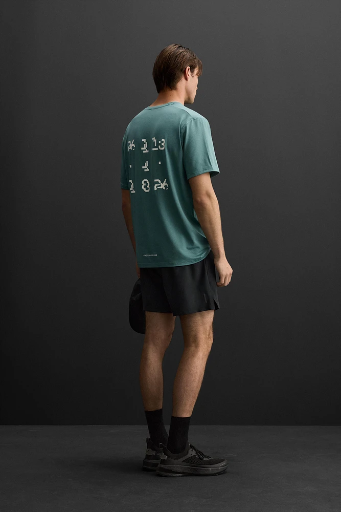 PERFORATED PRINT TRAINING T-SHIRT