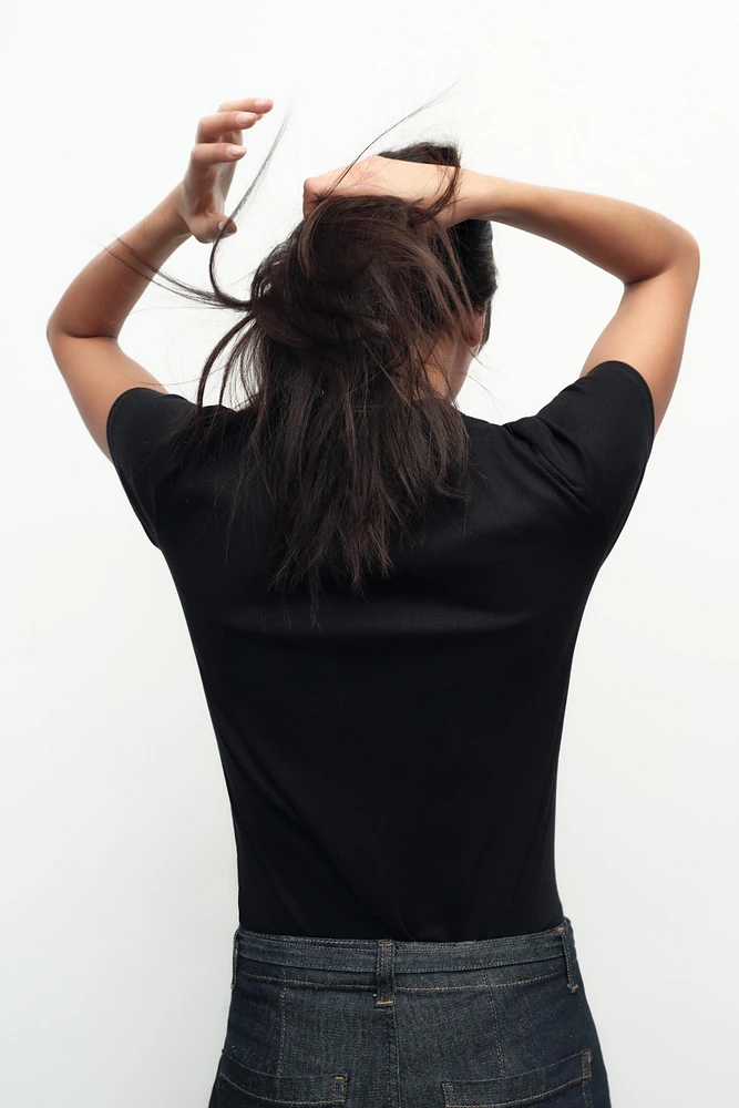 SHORT SLEEVE RIB TOP