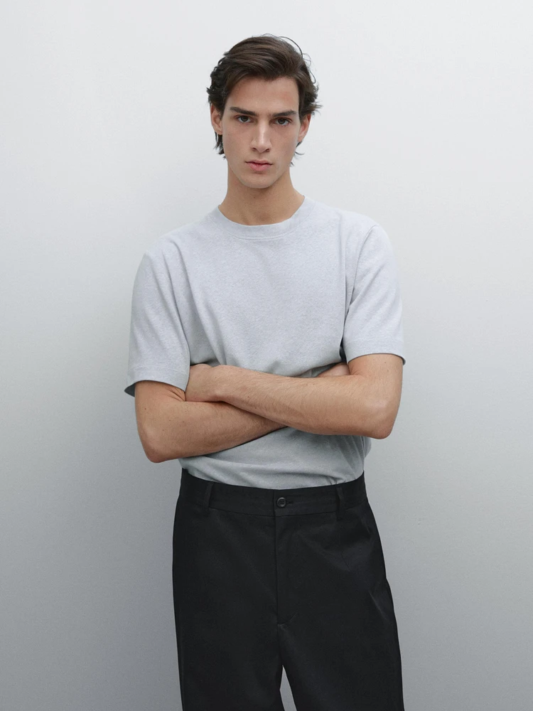 Short-sleeved T-shirt with linen