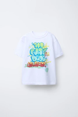 T-SHIRT IMPRIMÉ GRAFFITI