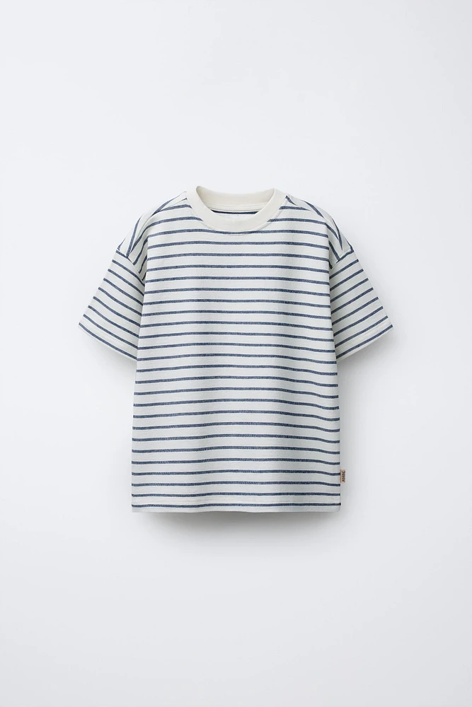 T-SHIRT À RAYURES STRUCTURÉ