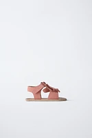SANDALES EN CUIR PAPILLON